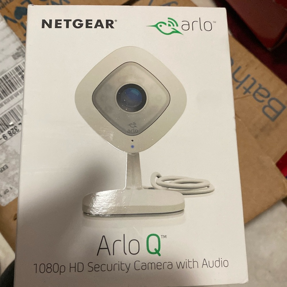 New Arlo Q cámara 1080P  HD SECURITY CÁMARA WITH AUDIO SEE ALL PICS